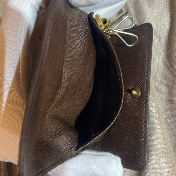 Louis Vuitton Damier Ebene key pouch - Picture 11 of 13
